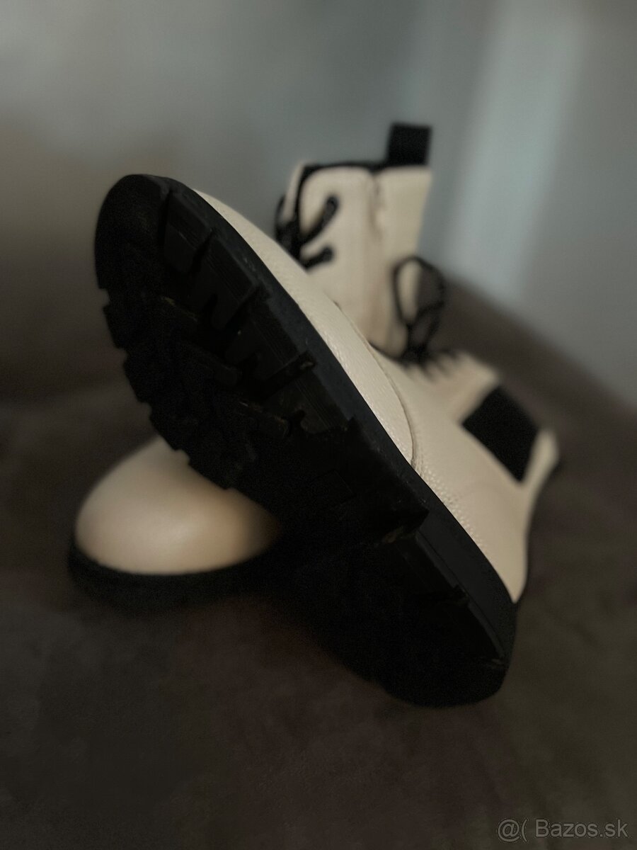 Dievčenské kožené topánky veľ.33 - 2