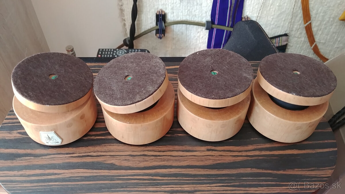 Predám DIY robené antivibračné nohy pod lampové zosilovače. - 2