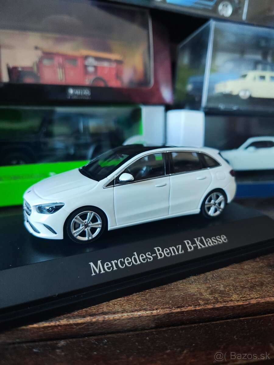 Modely áut 1:43 - 2