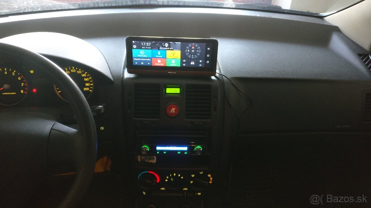 Centrálna multimedialna konzola do auta - 2