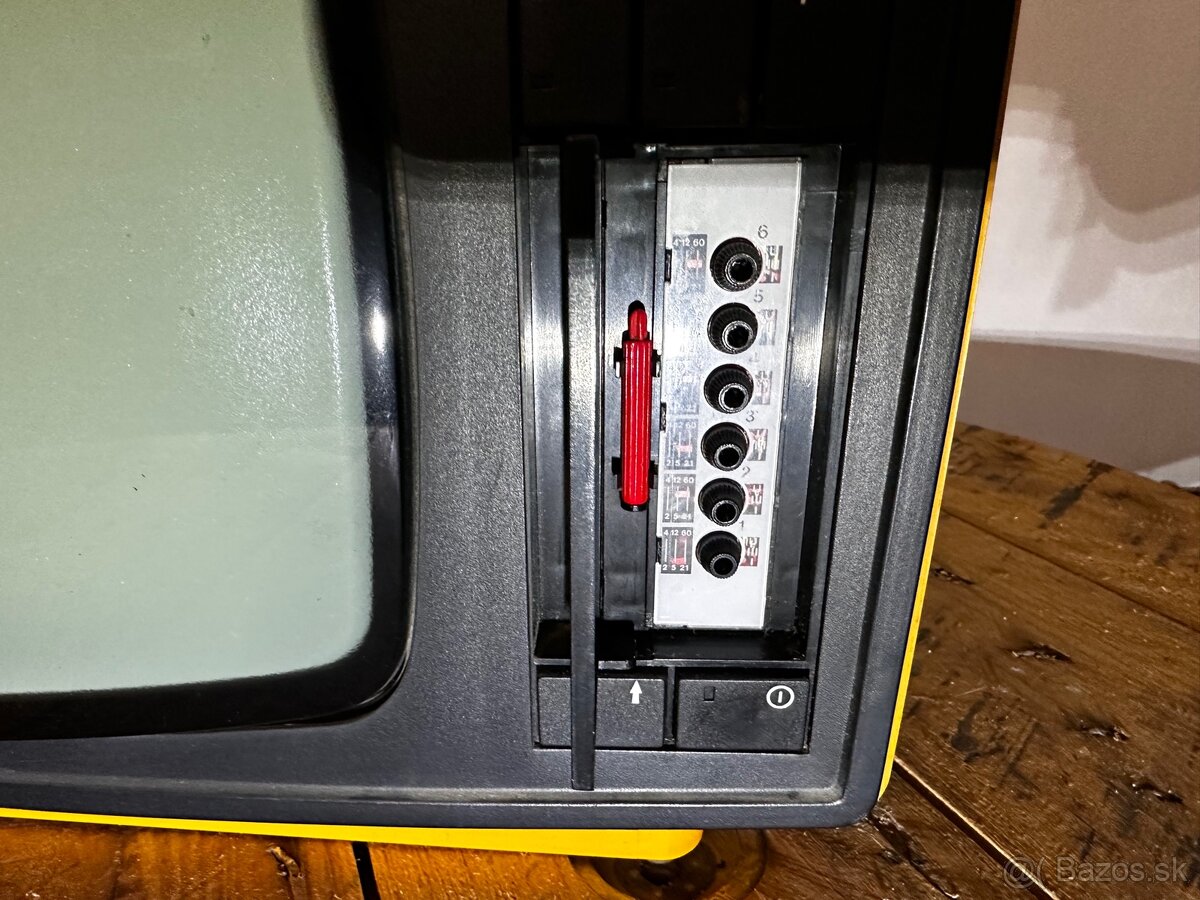 televízor TESLA Pluto (Made in Czechoslovakia) - 2