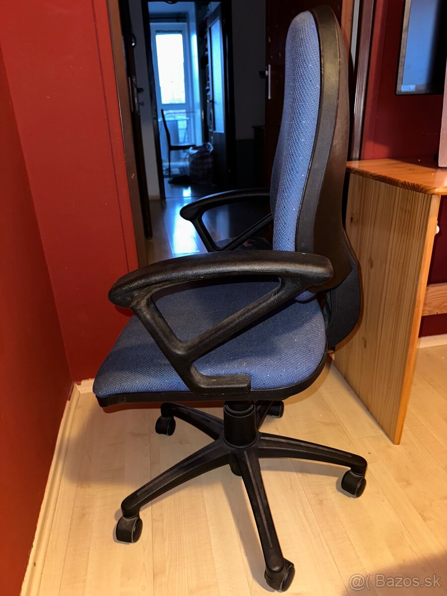 Stolička na Kolieskach - 2