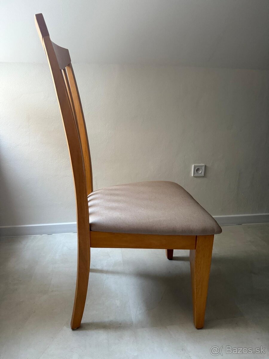 Stoličky a rozťahovaci stol - 2