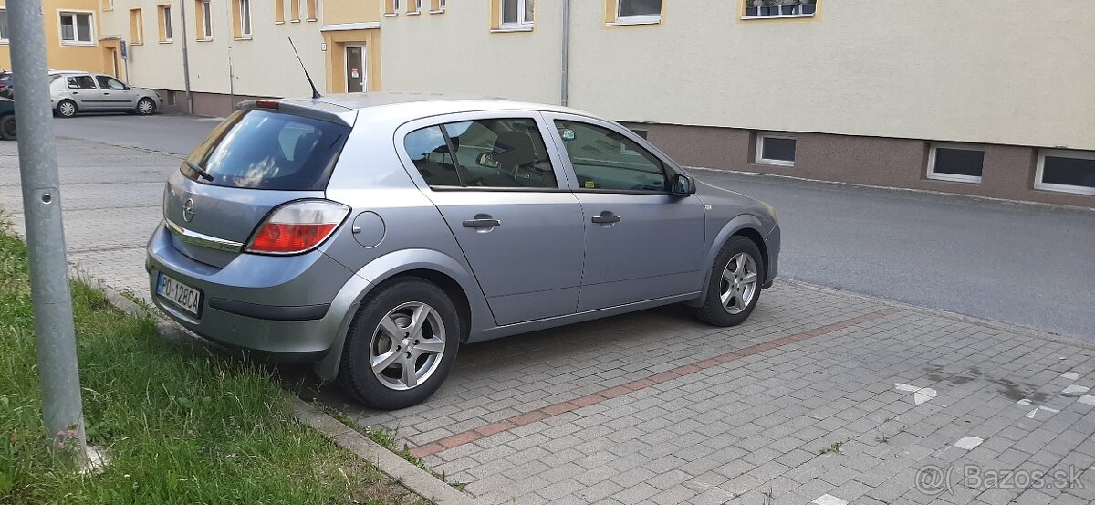 Predam Opel astru H - 2