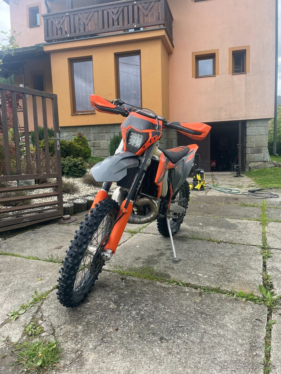 Predám KTM EXC 300 (r. 2021, model 2022)