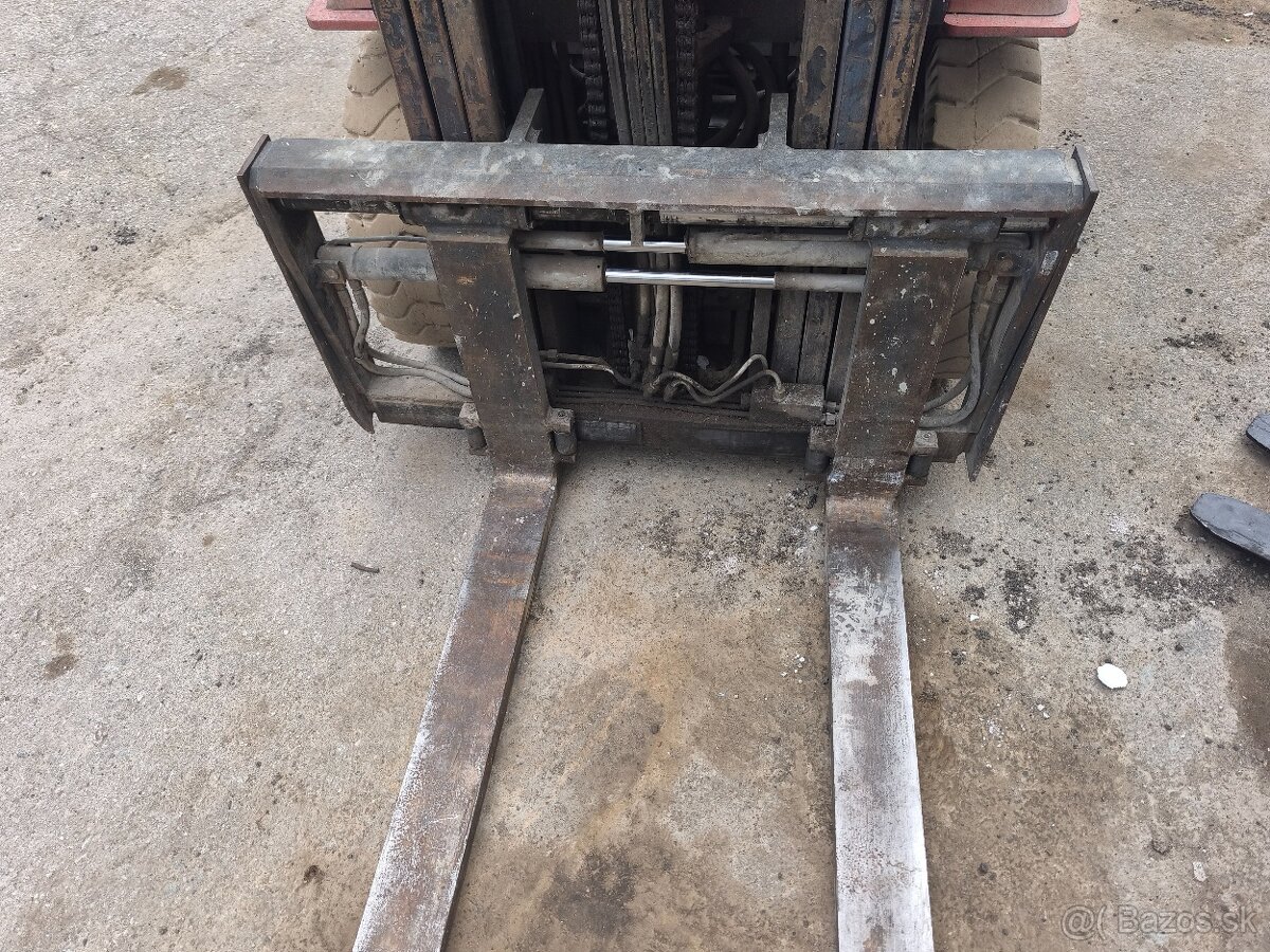 Paletizacne vydli s posuvom - 2