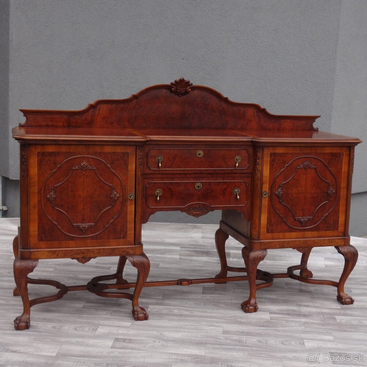 Komoda starožitná vyrezávaná. - 2