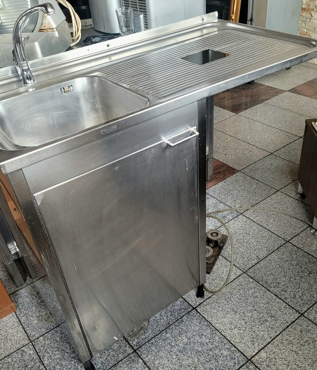 Nerezový stôl s umývadlom - 2