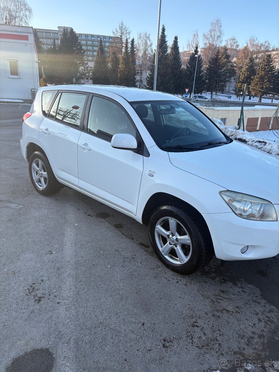 Predám Toyota Rav4 - 2