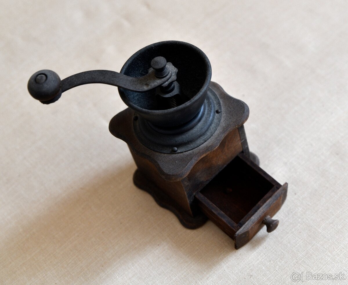 Starožitný mlynček na kávu - 2