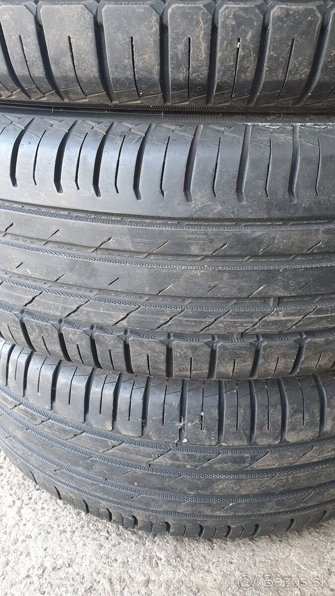 225/65 R17 - 2