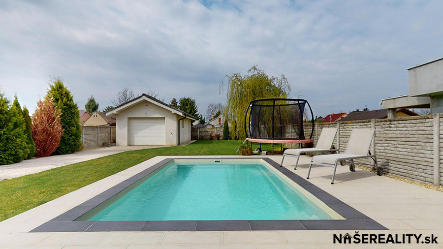 Na predaj: Moderný 5-izbový rodinný dom s bazénom, záhradou - 2