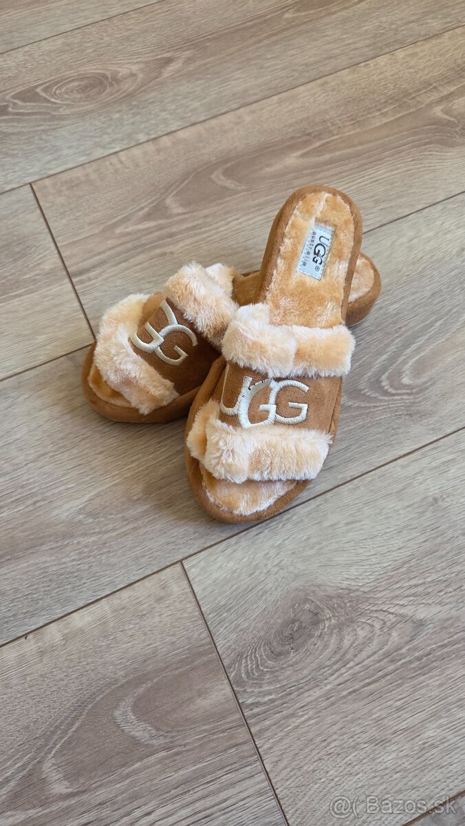 UGG šlapky bledé - 2