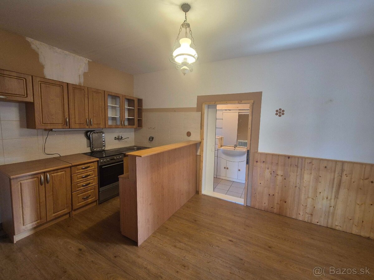 Predaj 2 izbový dom Valaská Belá pozemok 605 m2 - 2