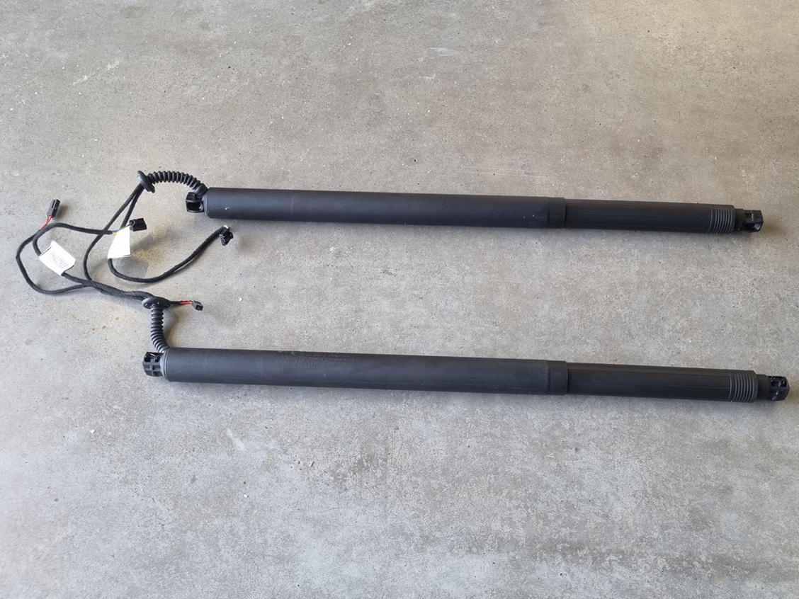 Elektrický tlmič kufra Škoda Oktavia 3 5E9827851F/5E9827852F - 2