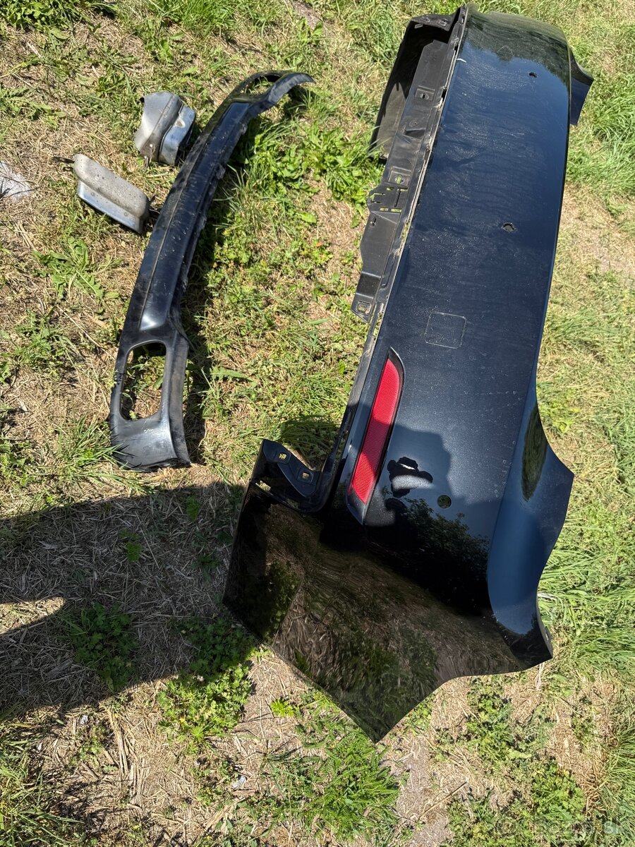 Predám zadný nárazník BMW f01 - 2