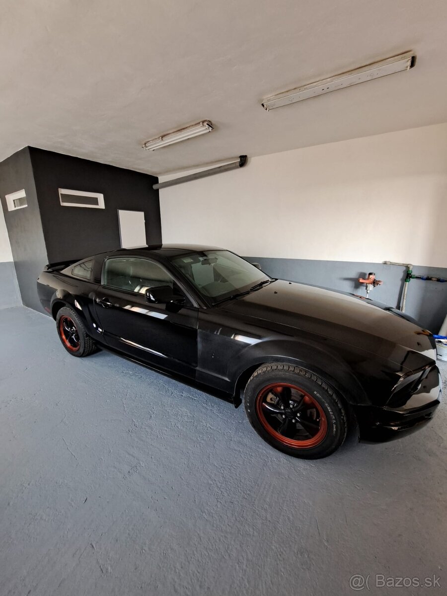 FORD MUSTANG 4.0L LIMITED - 2