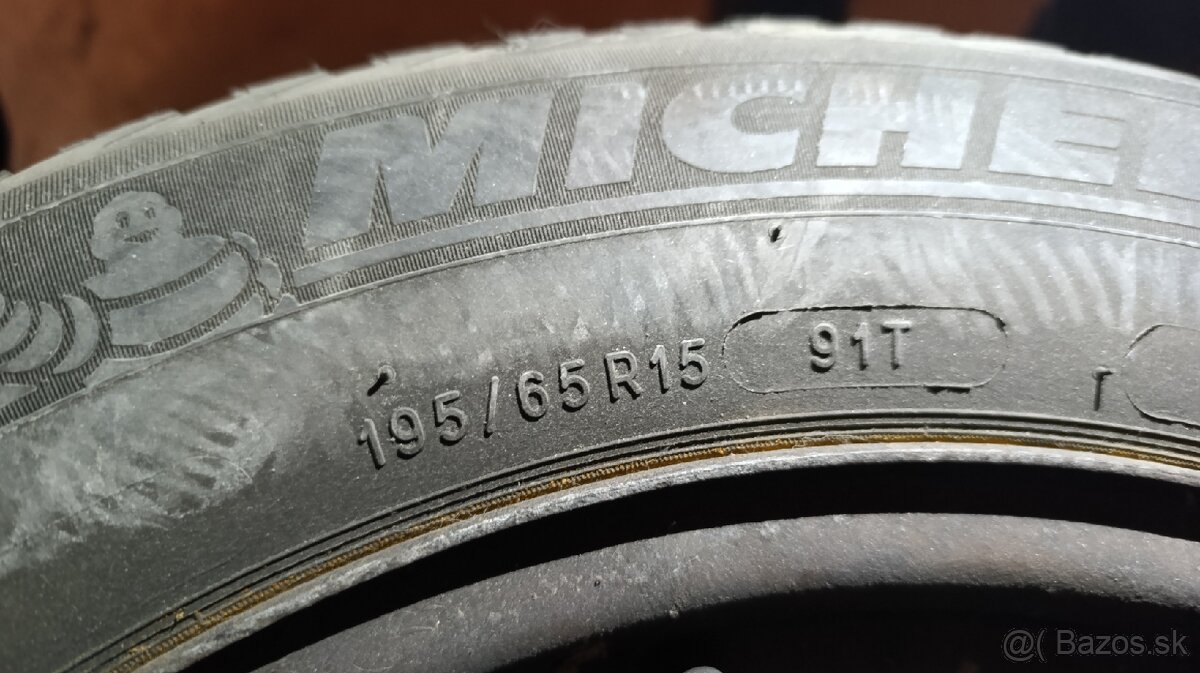 Zimné plneu Michelin aj s diskami 195/65R15 - 2