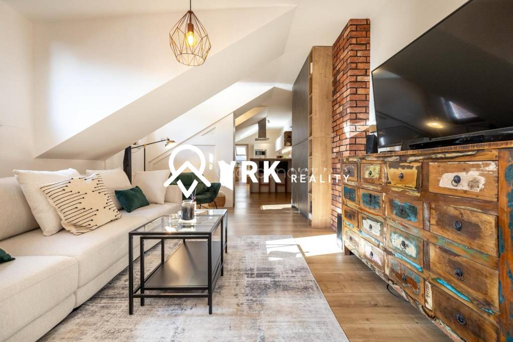 3 IZBOVÝ BYT V CENTRE MESTA, VRÁTNA UL., KOŠICE - 2