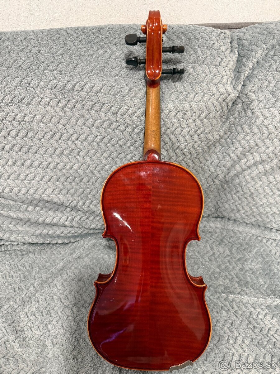 Ponúkam na predaj 4/4 husle - 2