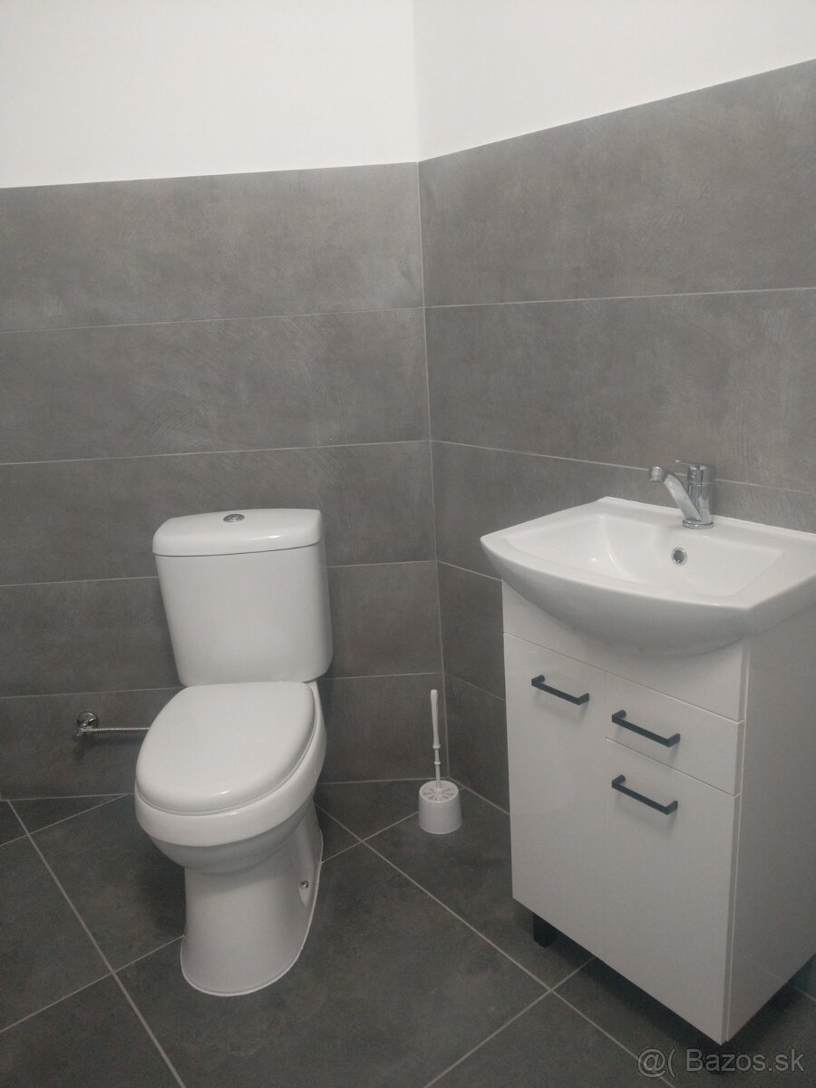 Ponúkame na prenájom obchodný priestor Národná ulica, Žilina - 2