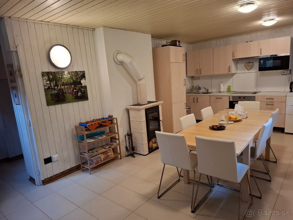 Na predaj 3-podlažná chata 390 m², Striebornica - 2