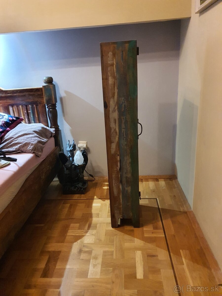 Dve krásne drevené kúpeľňové skrinky - 2