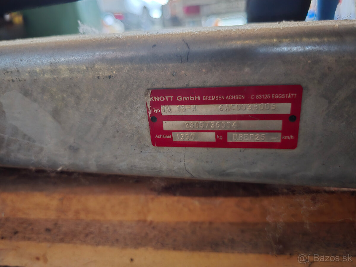 Nebrzdená náprava Knott - VG13-M - 2