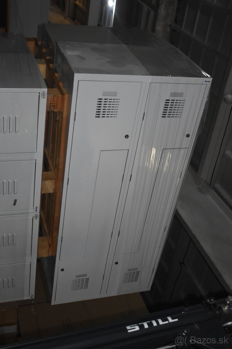 4-dverová šatníková skriňa s dverami typu "Z" - použitá - 2