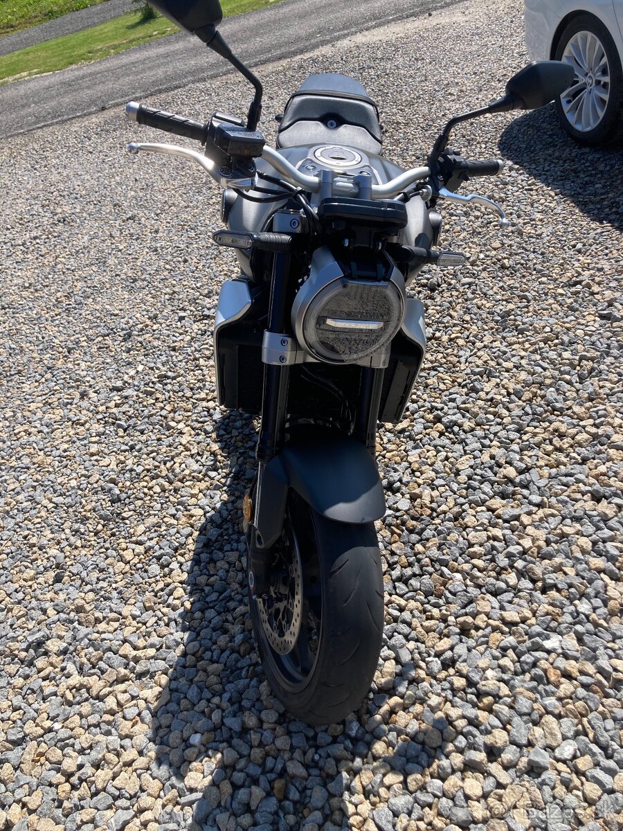 Honda cb1000r - 2
