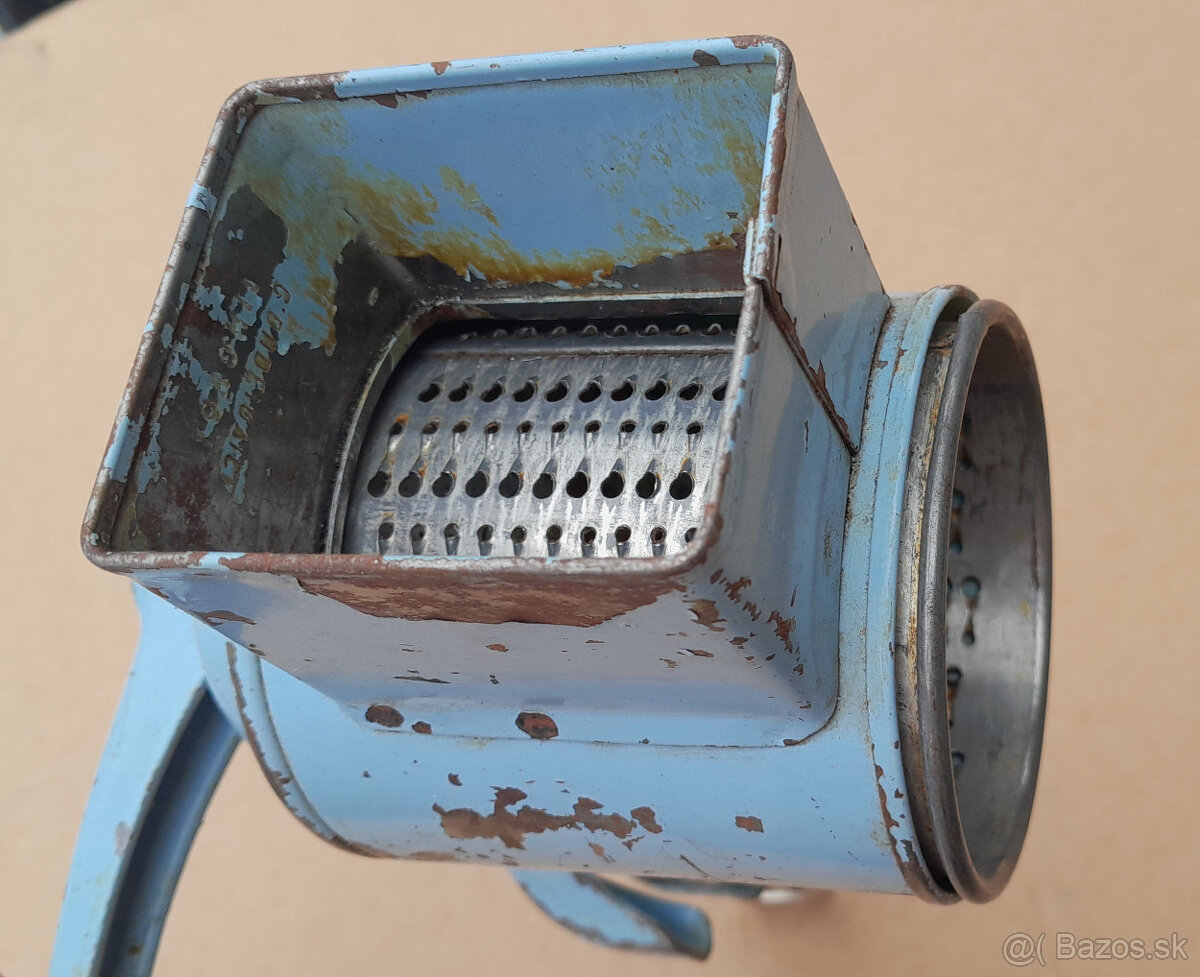 Predám retro mlynček na orechy - strúhanku - 2