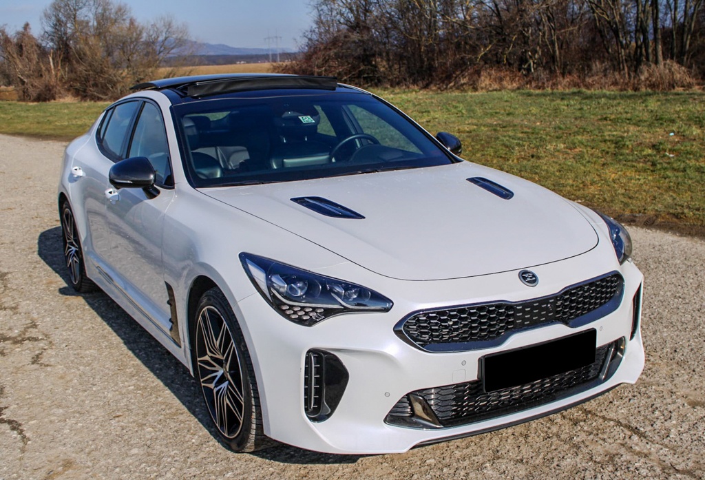 Kia Stinger GT 3.3 V6 T-GDI AWD - 2