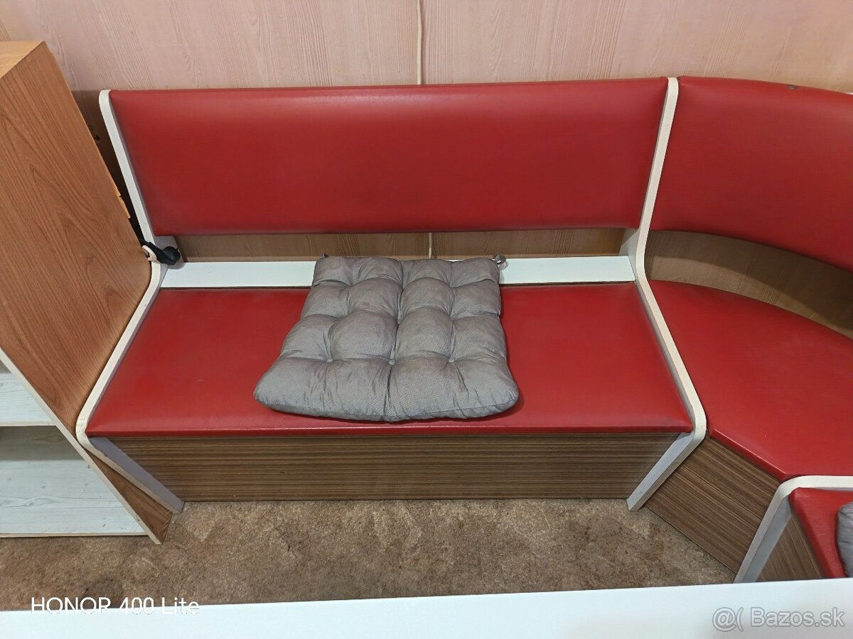 Predám rohovú lavicu - 2