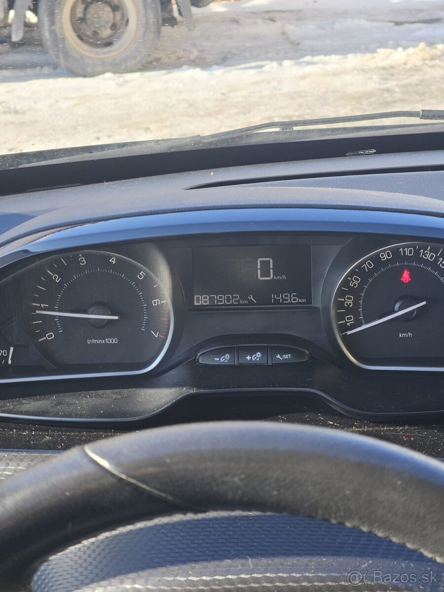 Predám Peugeot 208 - 2