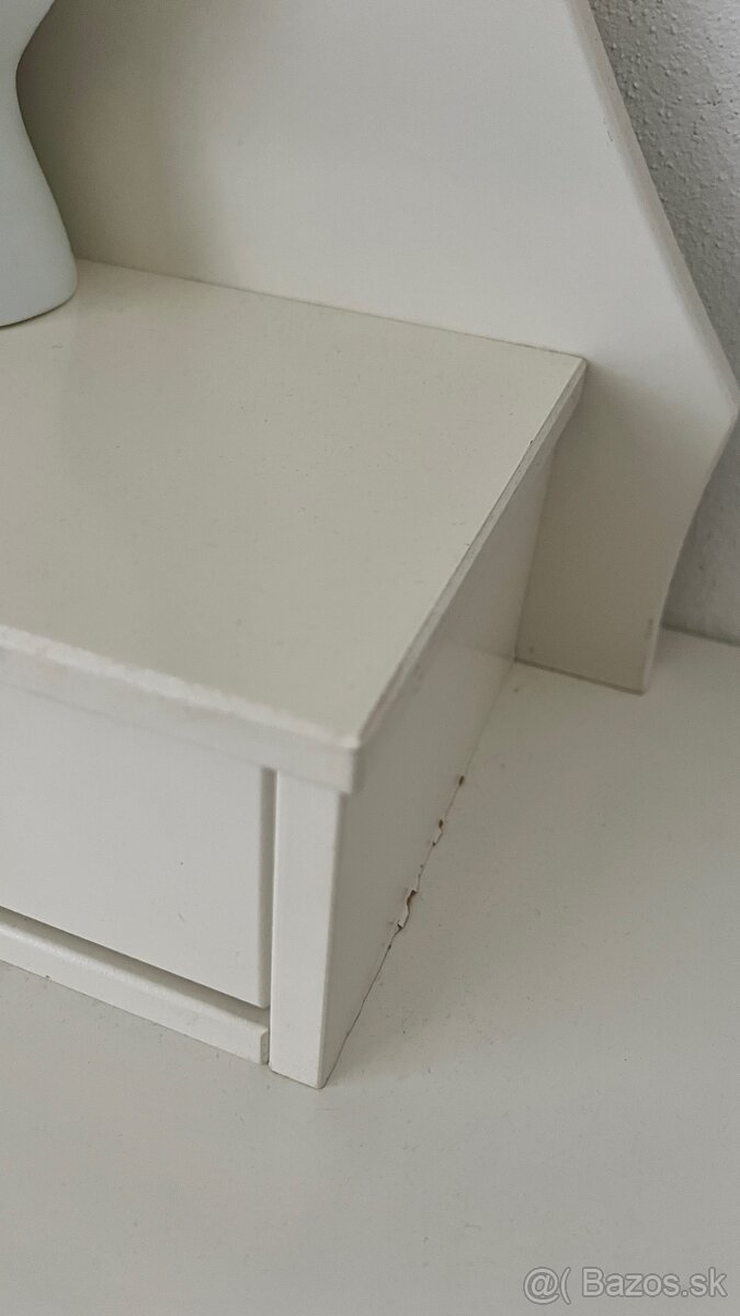 Kozmetický stolík - 2