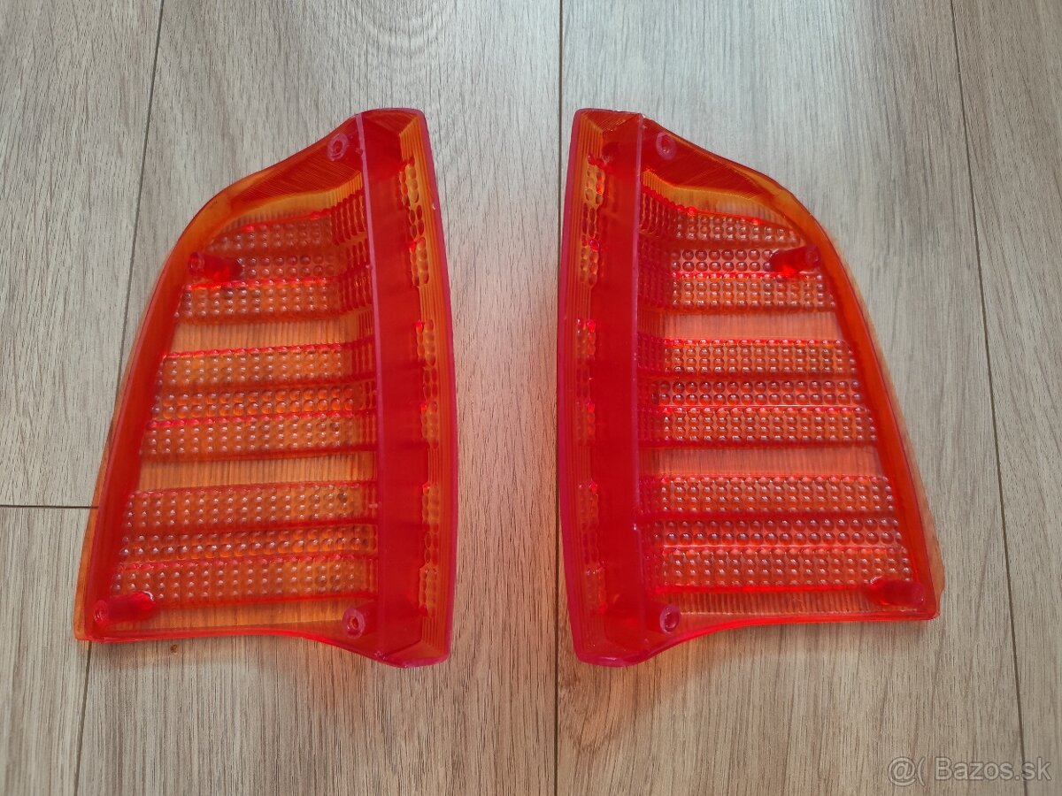 Kryty predných smeroviek Tatra 613 - 2