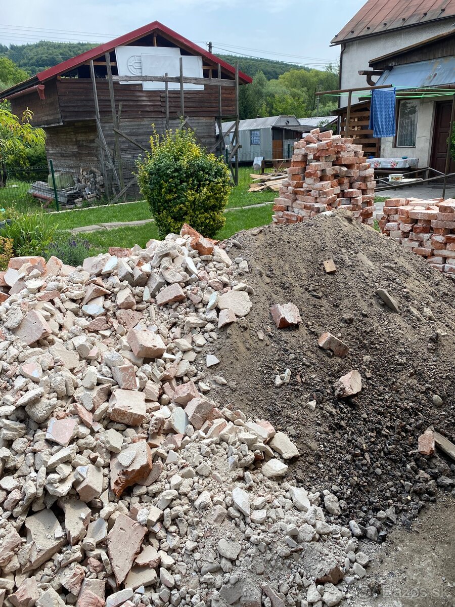 Škvára, suť, pálená tehla - 2