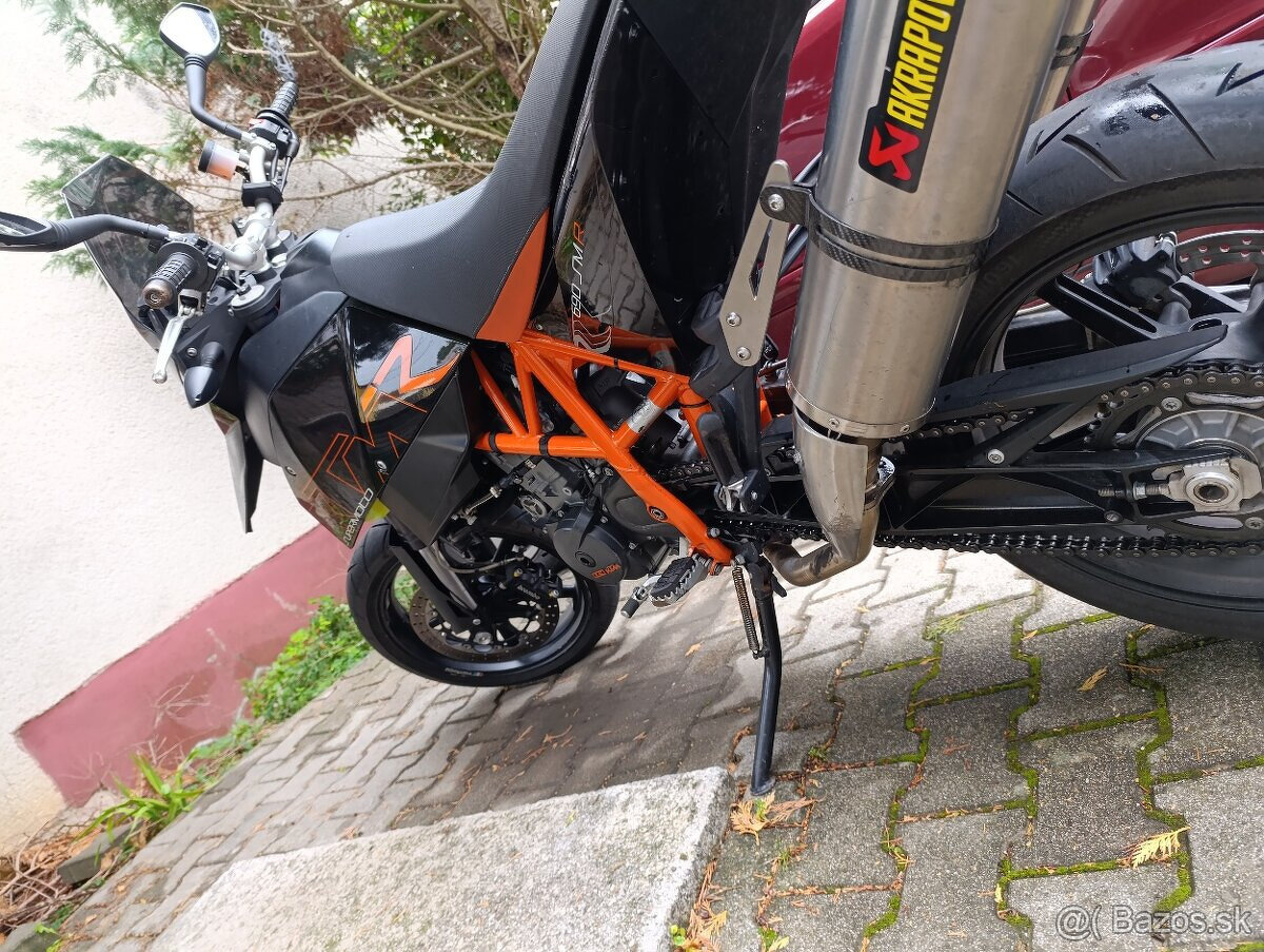 Iba 13.500km KTM 2011 690R supermoto akrapovic