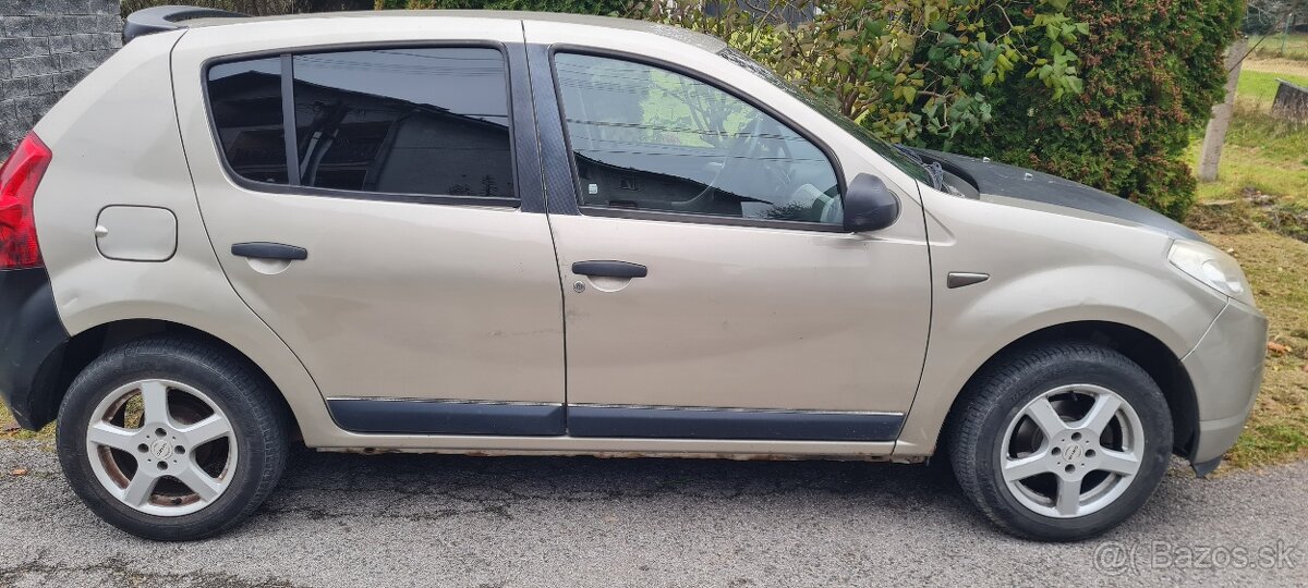 Dacia sandero 2009 - 2