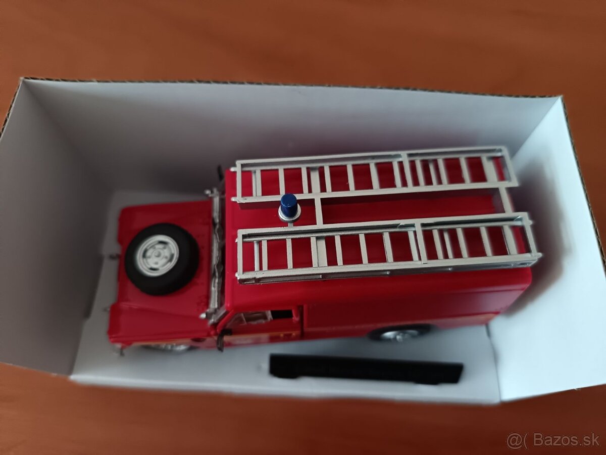 Hasičské auto Land Rover - 2