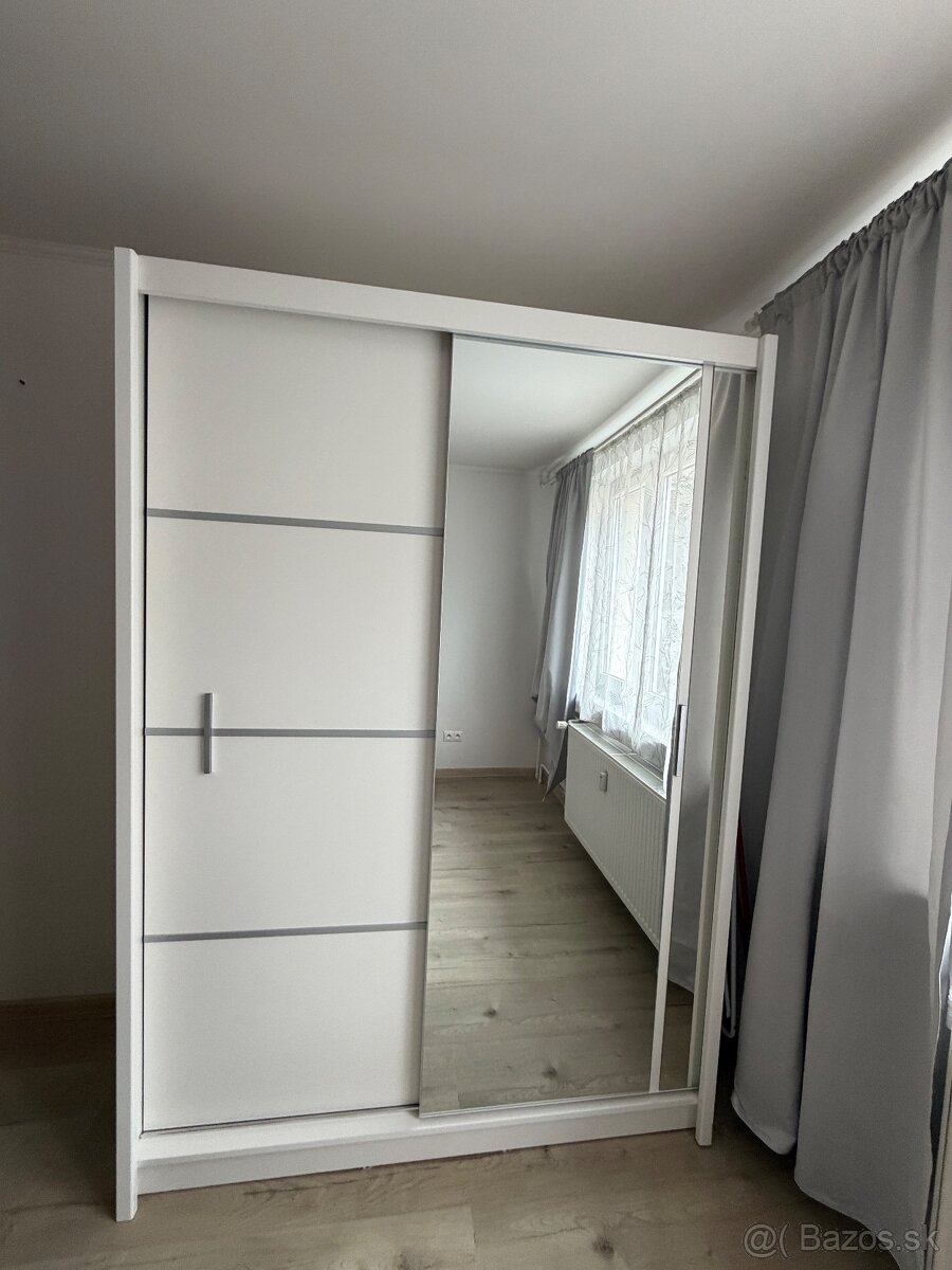 Šatníková skrina - 2