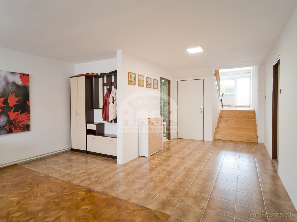 Dvojpodlažný rodinný dom v skvelej lokalite mesta Michalovce - 2