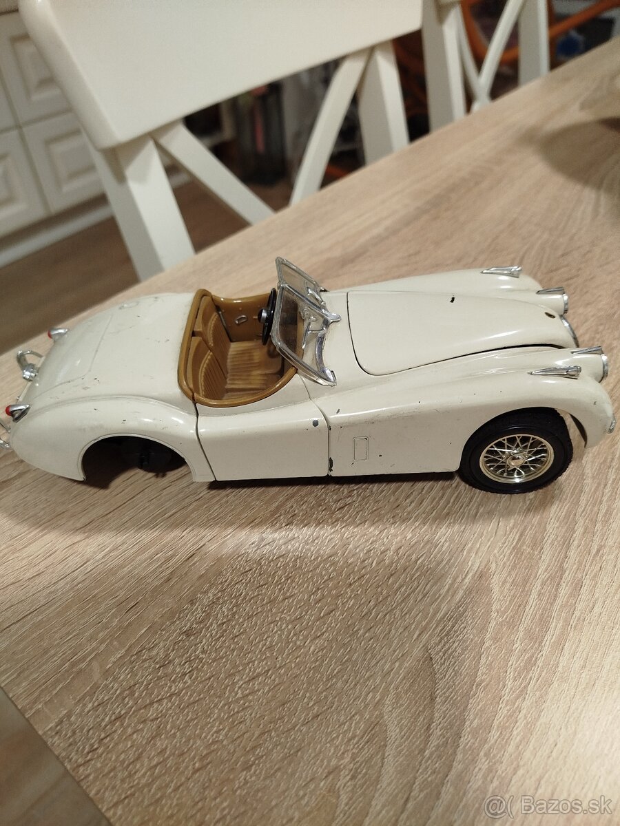 Staré kovové autá - 2