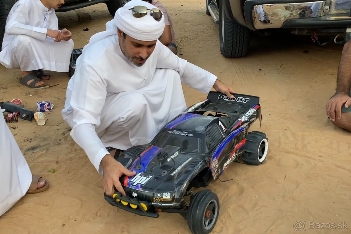 HPI Baja 5T 1:5 - RC model na benzín - 2