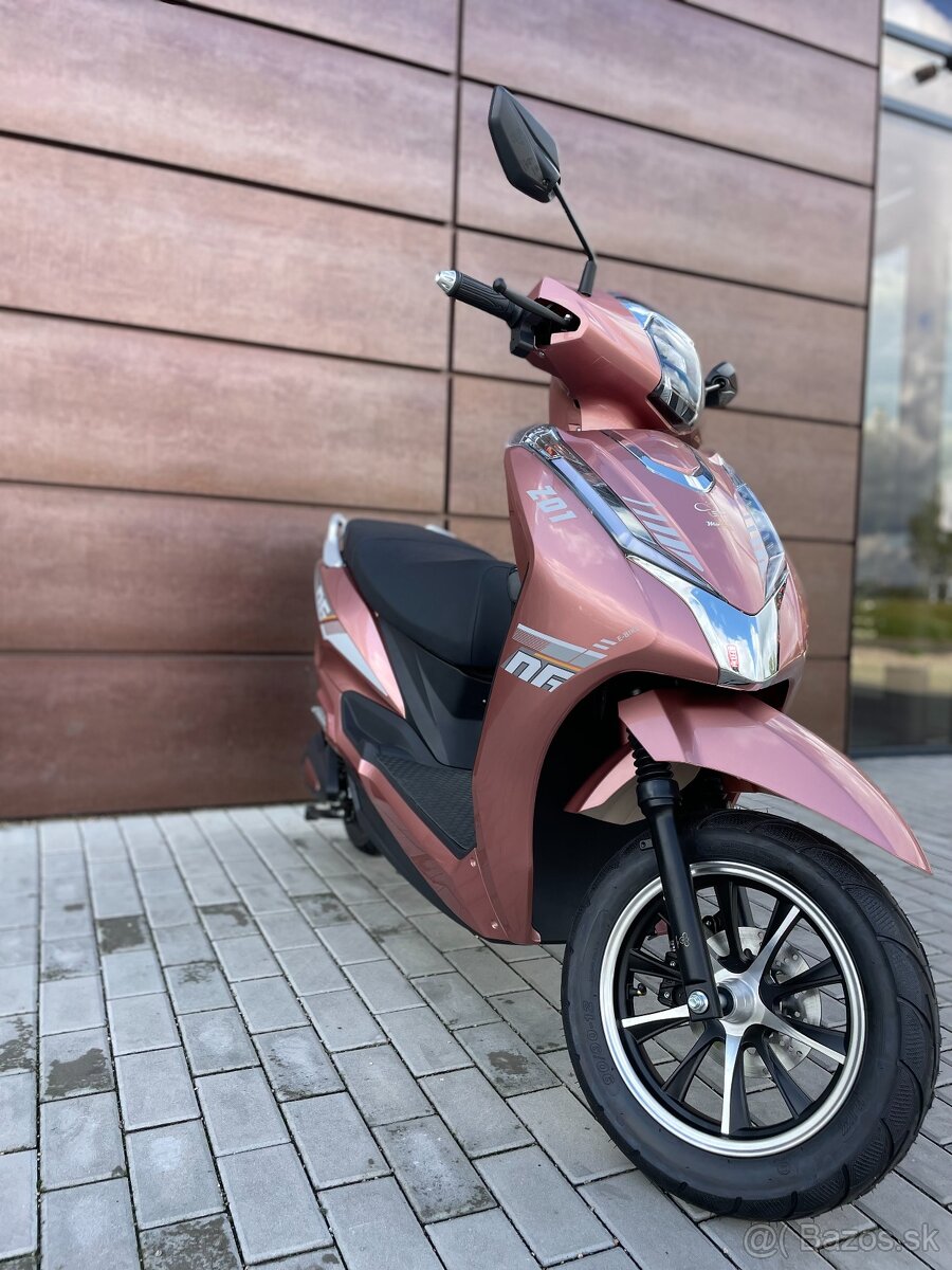 Elektroskútr - MoBee - Z01 - 2