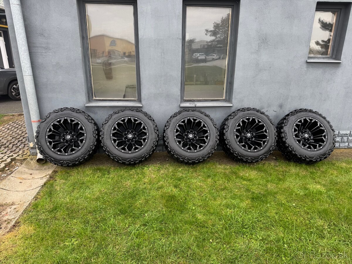 Pneu Nitto na diskoch Fuel 35 x 12.5 R20