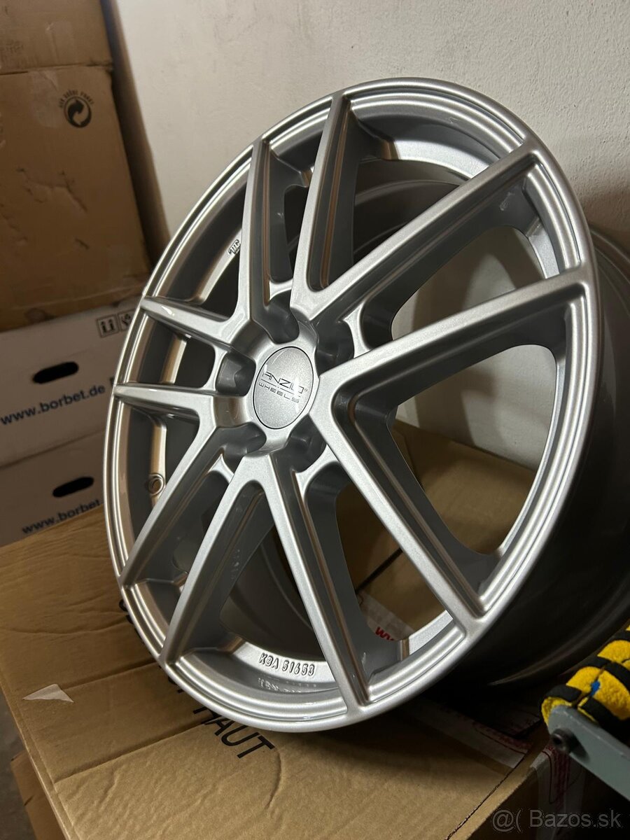 Anzio Split R17 5x114.3 ET45 Polar Silber - 2