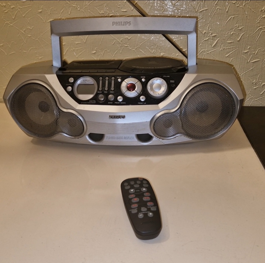 Dizajnové prenosné rádio Philips AZ - 2