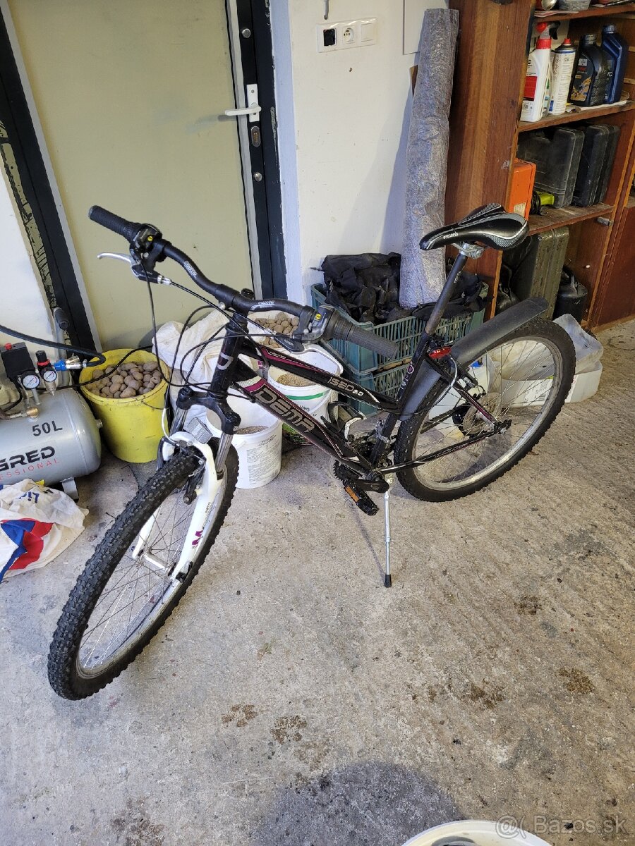 Dema Iseo 3.0, veľkosť M, kolesá 27 palcov - 2