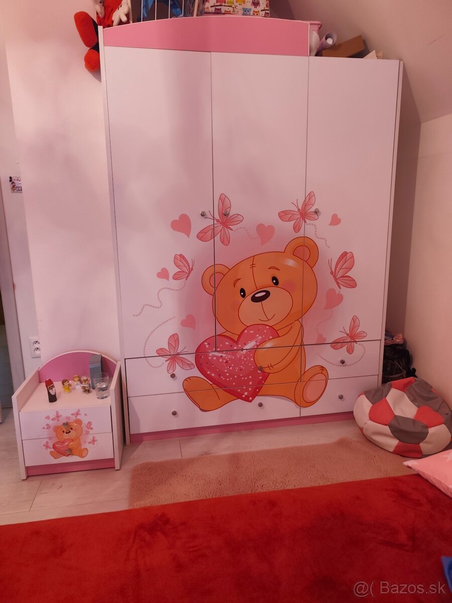 Dievčenské skriňa - 2